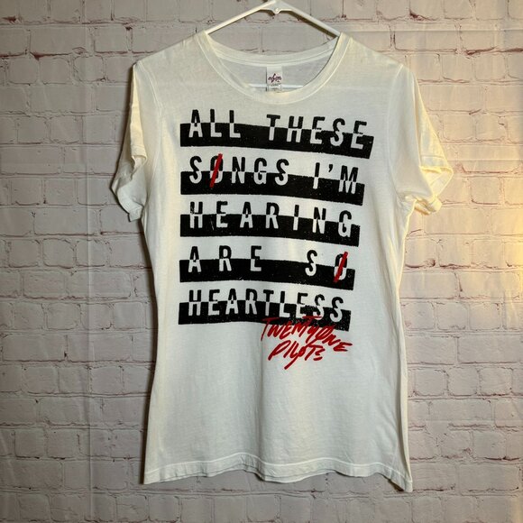 Hot Topic Twenty One Pilots All These Songs I’m Hearing Are So Heartless T Shirt - Picture 1 of 5